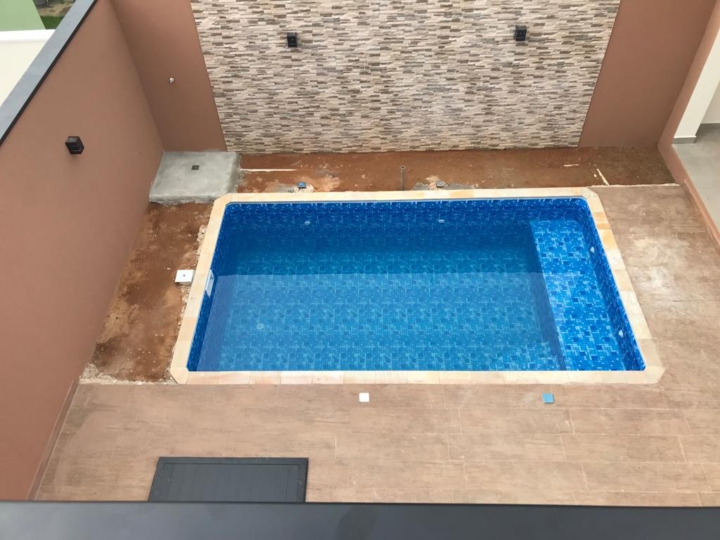  Construção de piscina de vinil